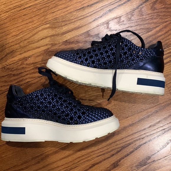 Manuel Barcelona navy blue wedge sneakers - Picture 5 of 7